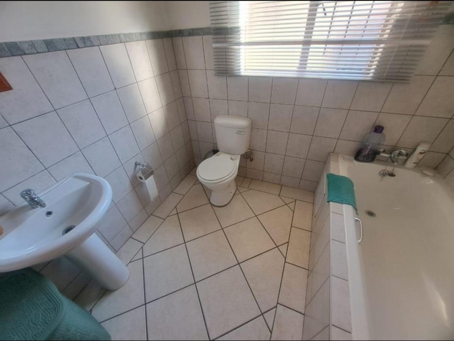 To Let 3 Bedroom Property for Rent in Rustenburg Central North West